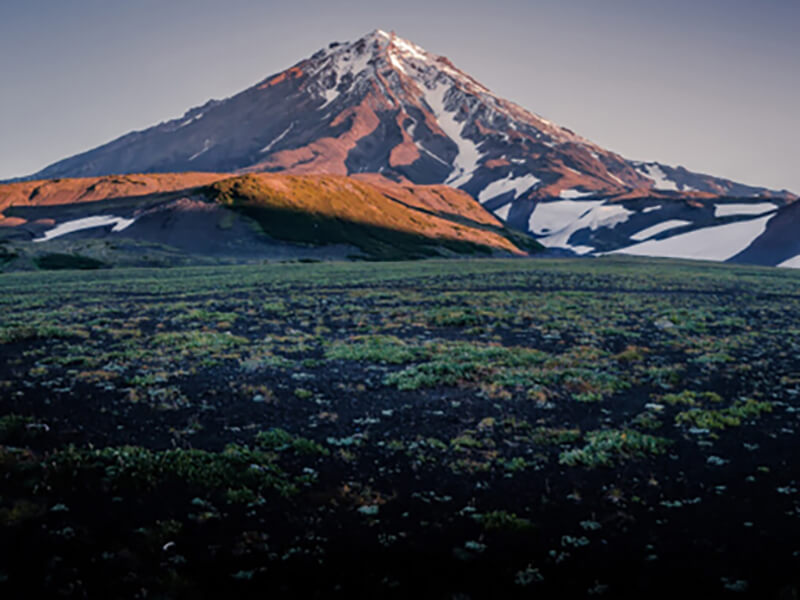 фото у подножья горы